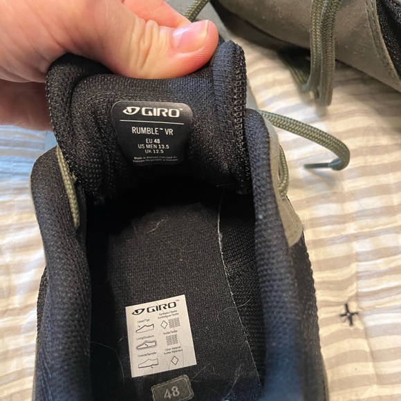 Men’s Cycling 🚴♂️ Shoes - Picture 3 of 5